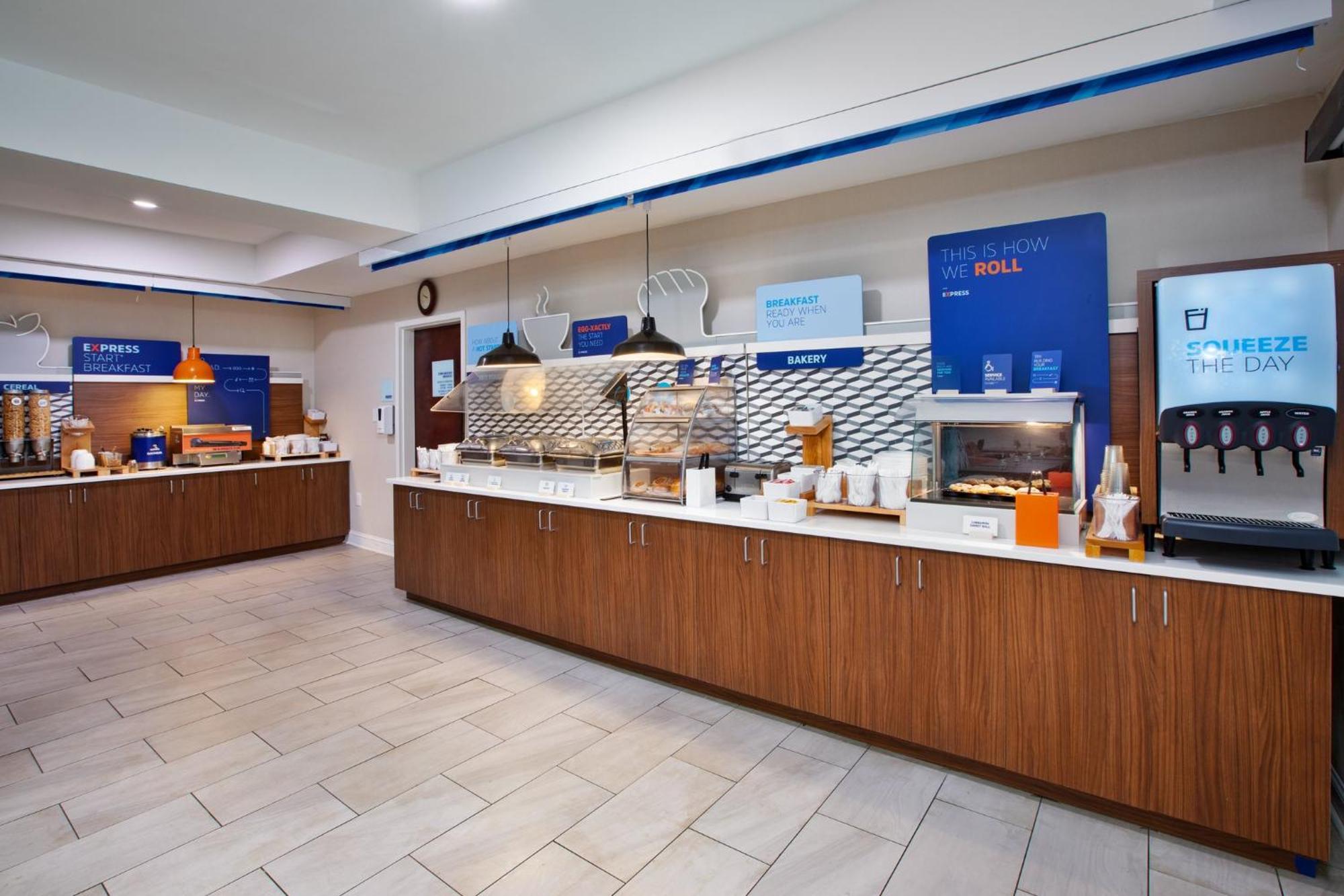 Holiday Inn Express Hotel & Suites - Sumter By Ihg Exterior photo
