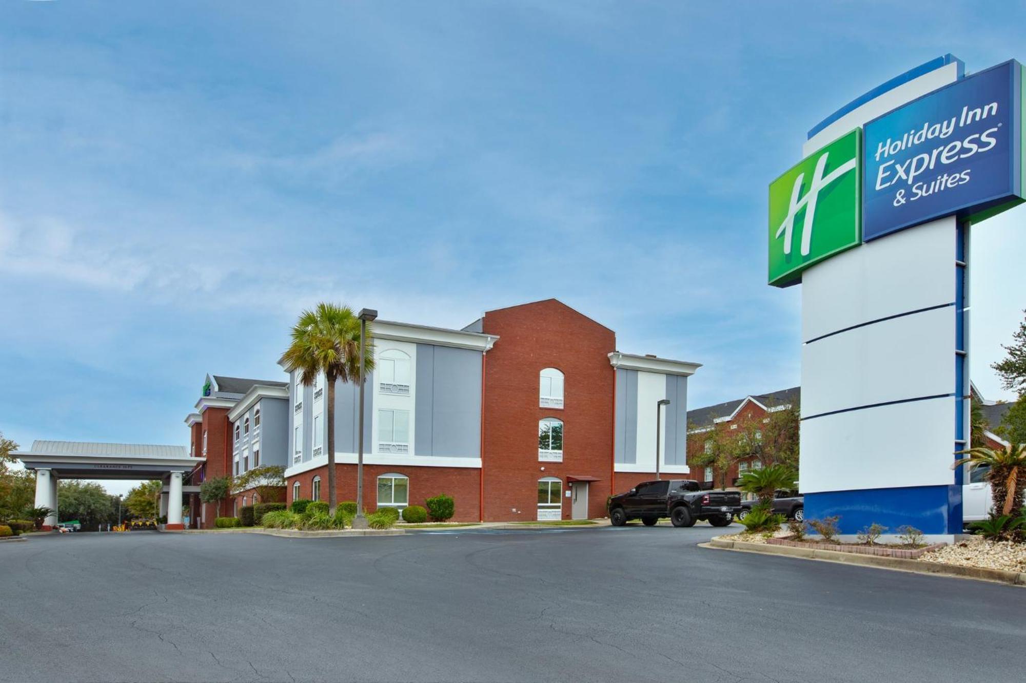 Holiday Inn Express Hotel & Suites - Sumter By Ihg Exterior photo