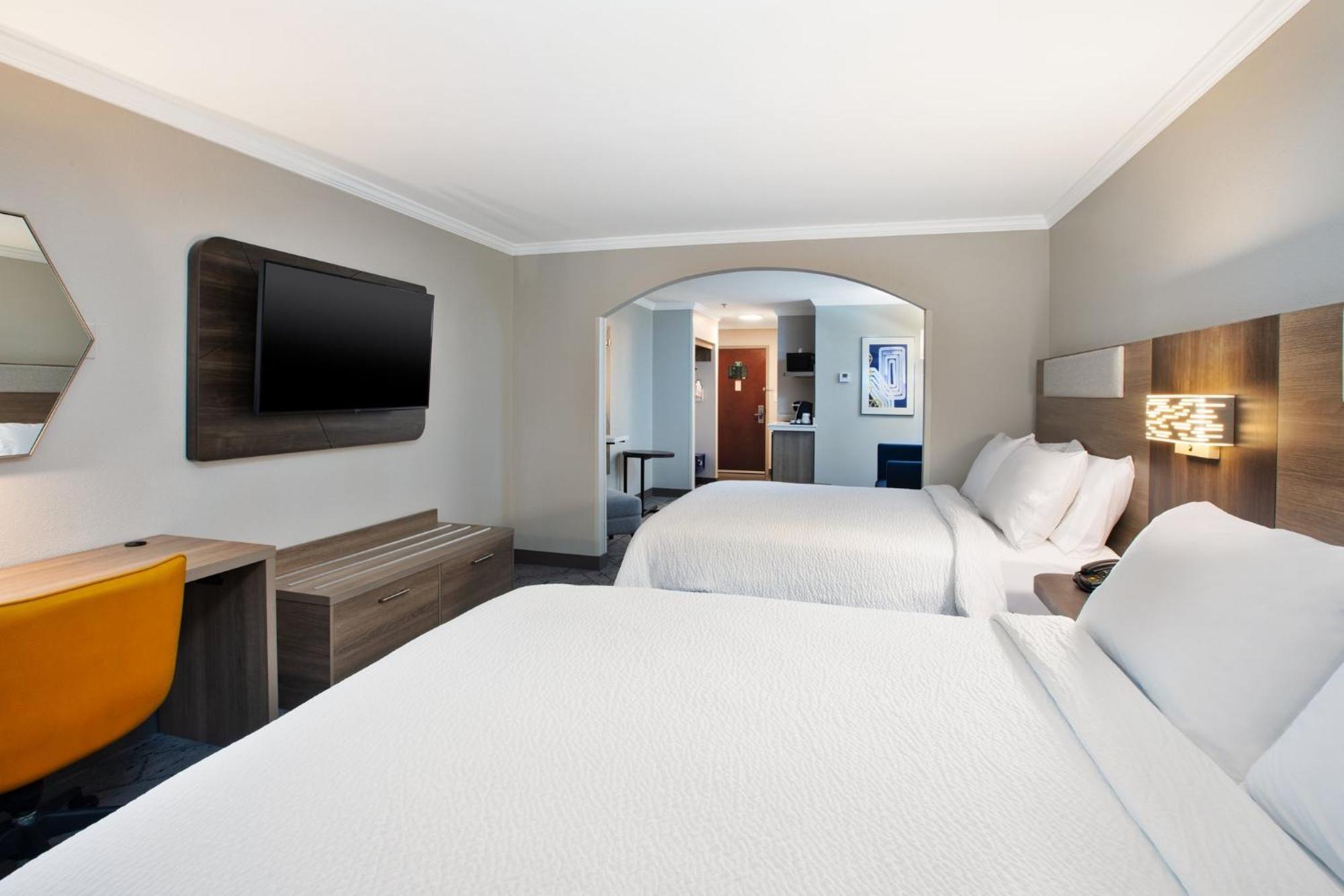 Holiday Inn Express Hotel & Suites - Sumter By Ihg Exterior photo